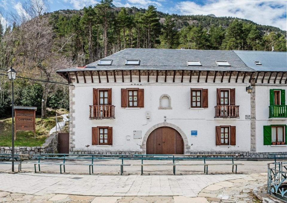 Albergue De Canfranc Estacion 外观 照片